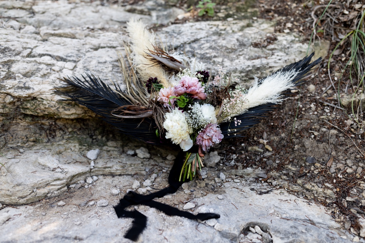 love-struck-elopement-tx-lomonico-photog