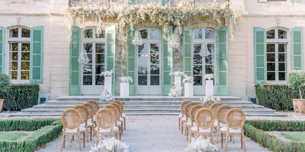 This Ceremony Setup Is Our New Favorite Way To Use A Balcony