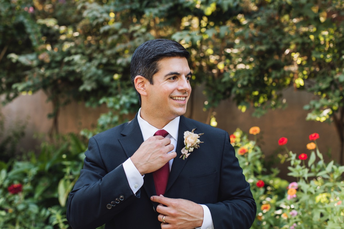 rebecca-martin-wedding-wine-and-roses-lo