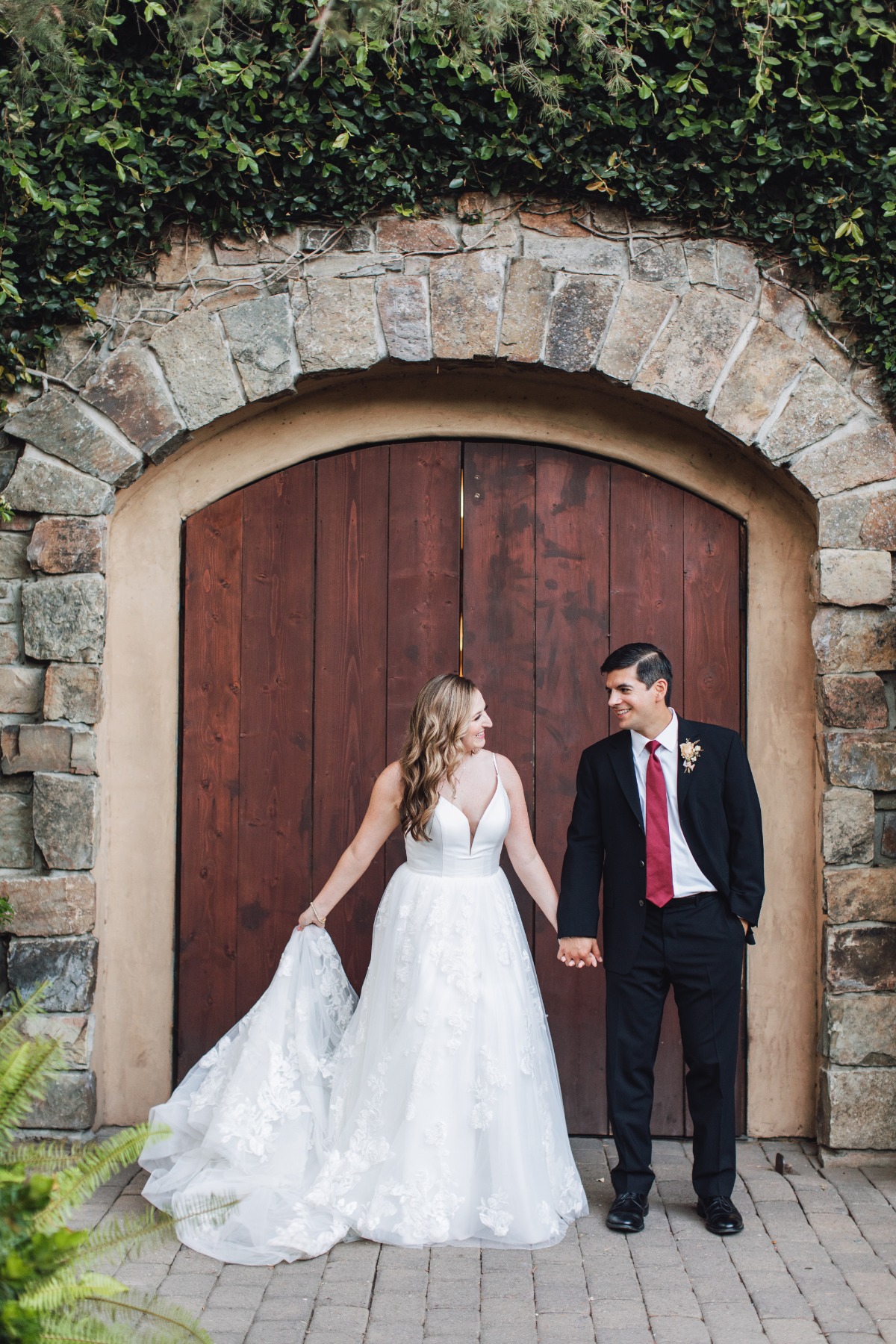 rebecca-martin-wedding-wine-and-roses-lo