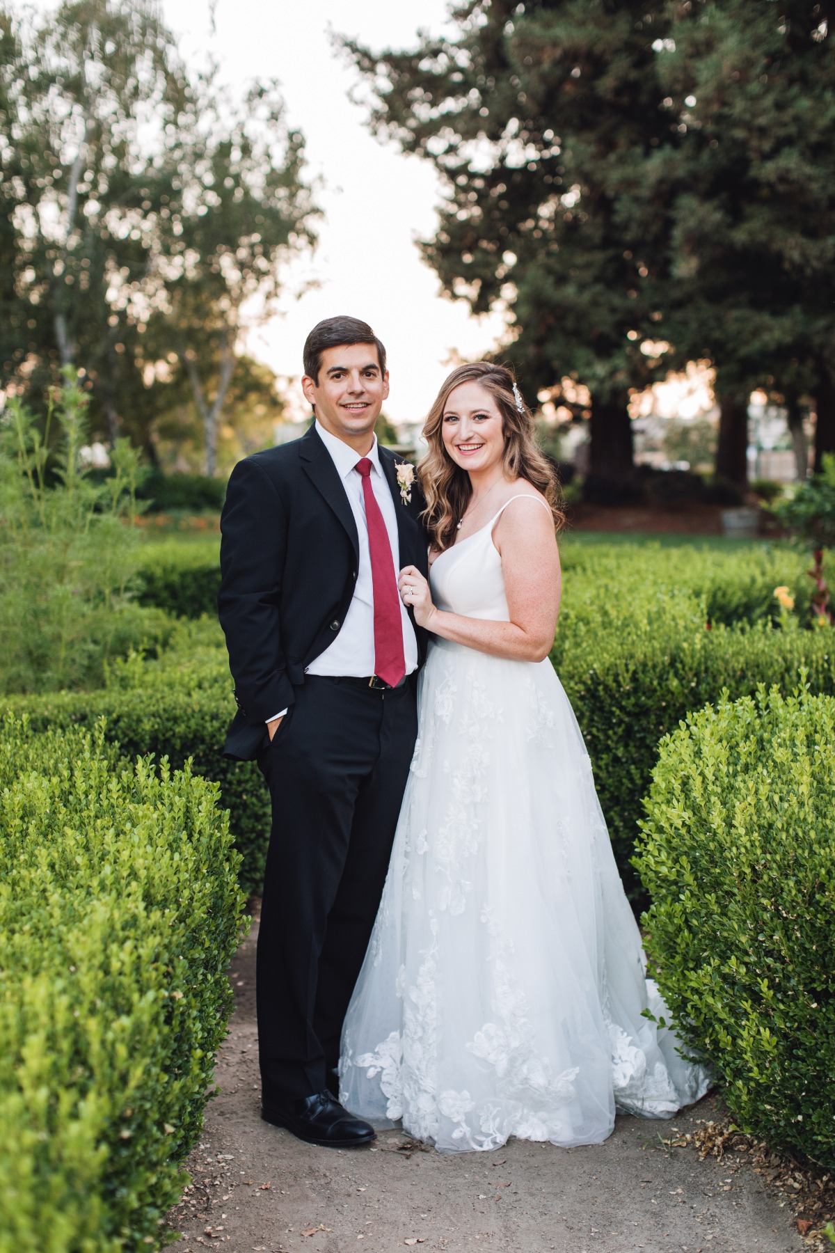 rebecca-martin-wedding-wine-and-roses-lo
