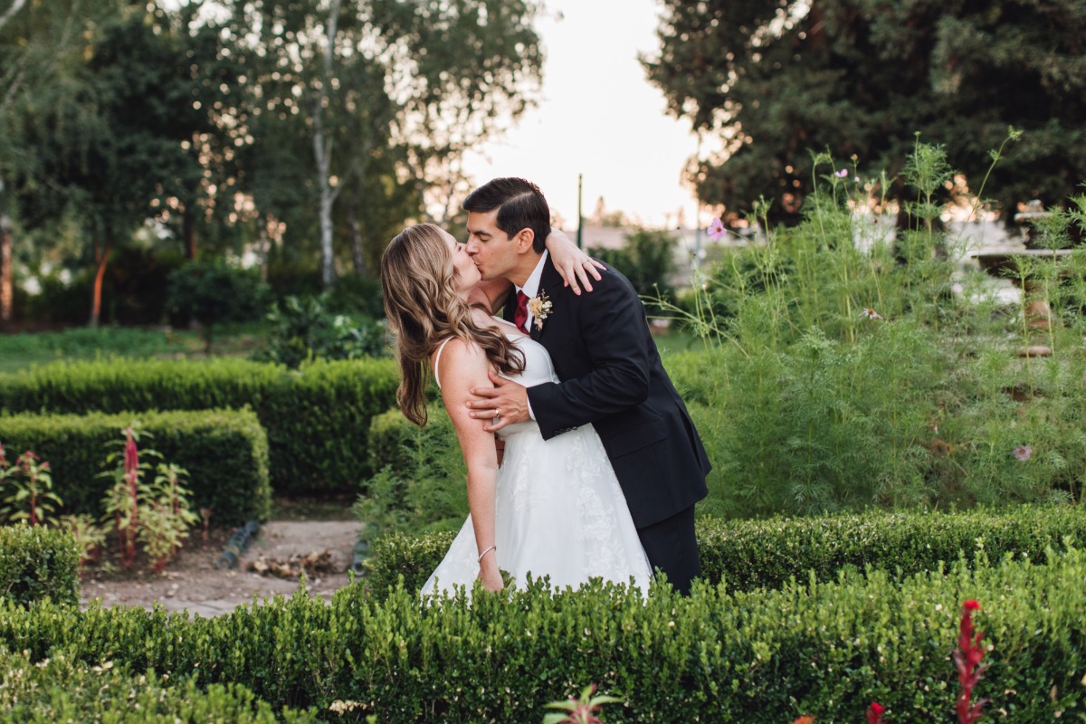rebecca-martin-wedding-wine-and-roses-lo