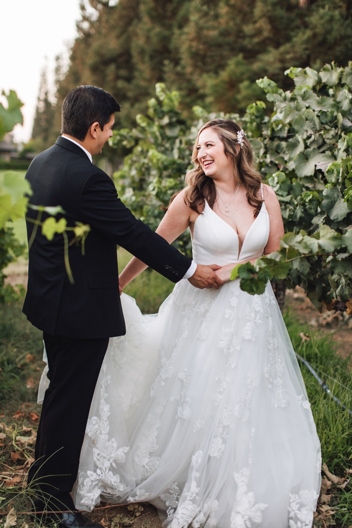 rebecca-martin-wedding-wine-and-roses-lo