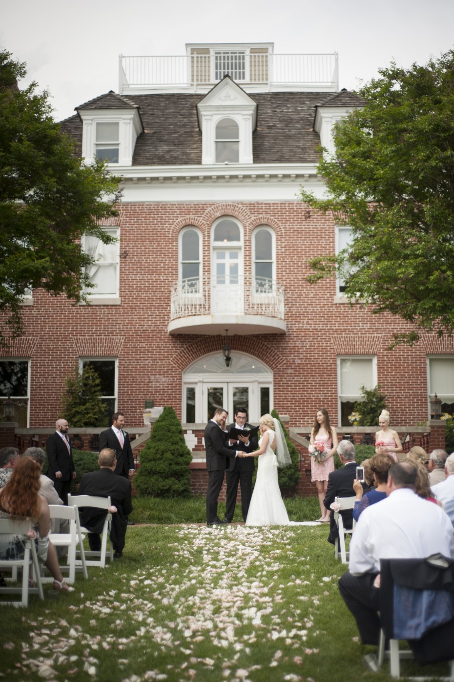 27 Unique Wedding Venues You Need To See