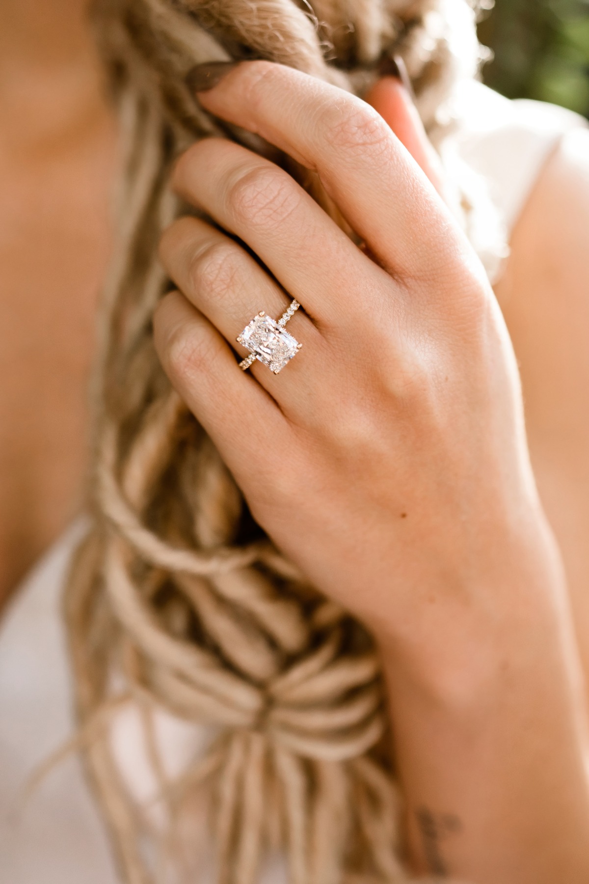 A Cozy Canmore Winter Elopement in the Mountains