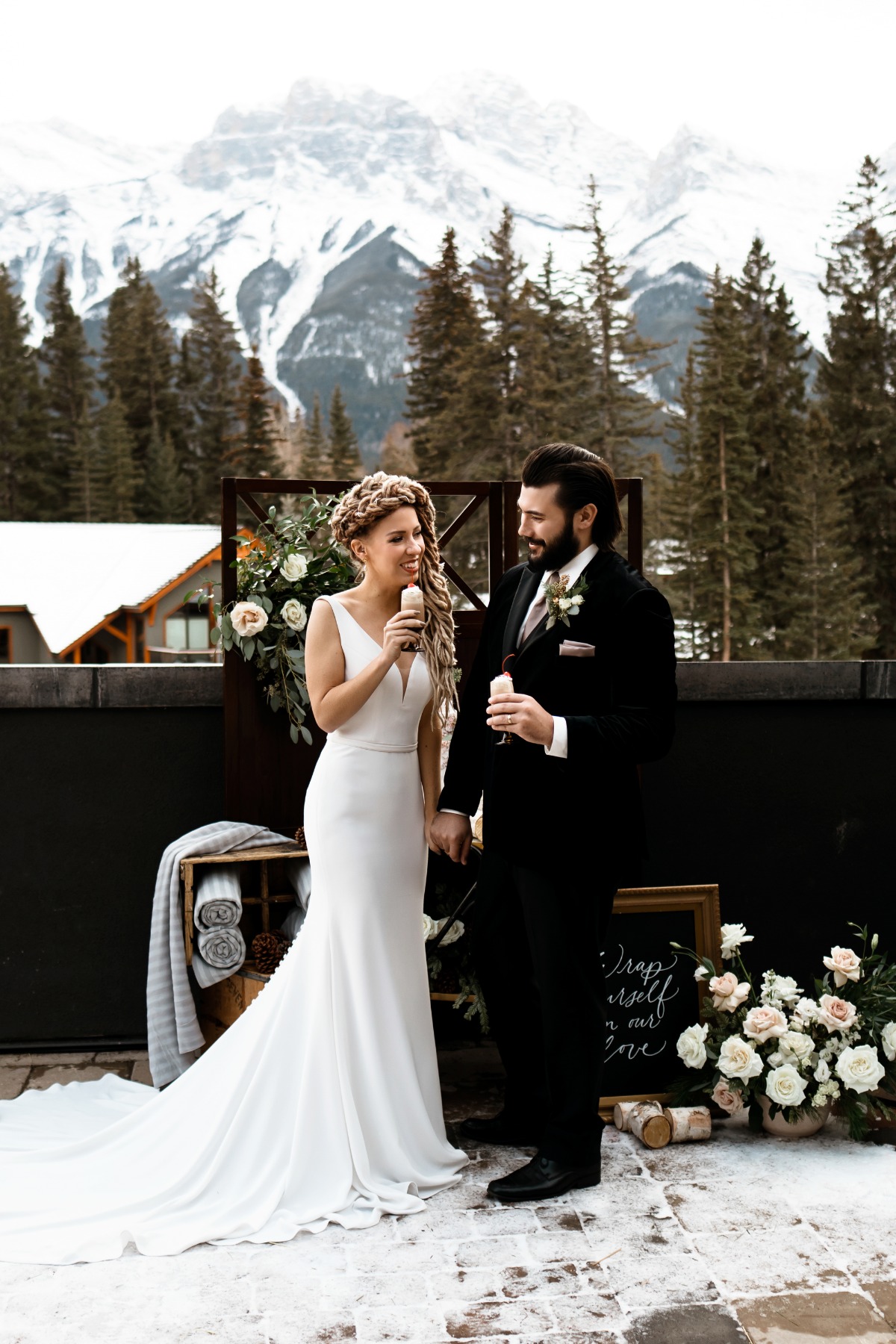 A Cozy Canmore Winter Elopement in the Mountains