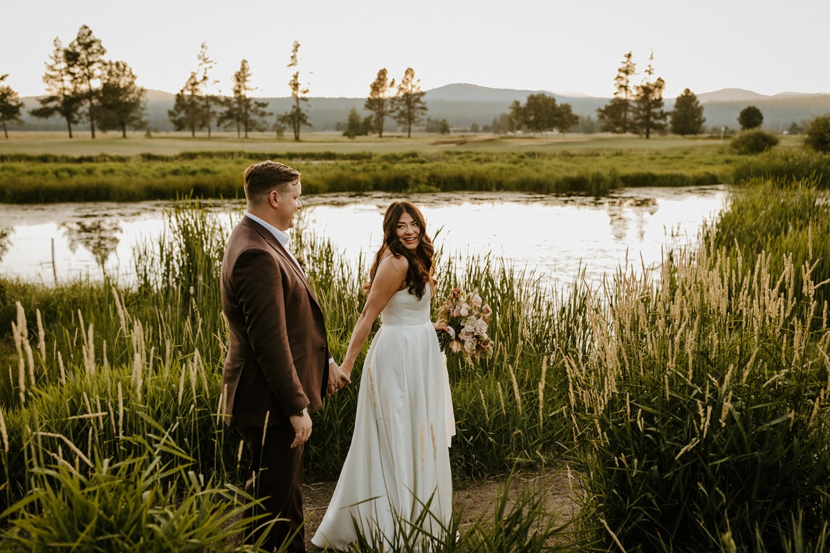 Au Naturale in Oregon: Nature Made Elegant for This Meant-To-Be Couple