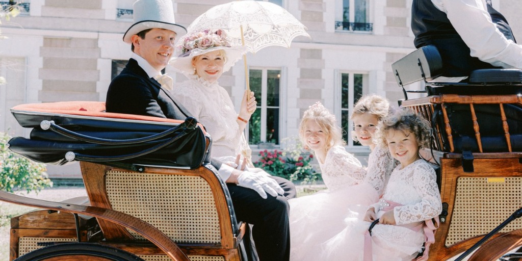 Everyone Went All-in On This Belle Époque Styled Shoot–Including The Guests!