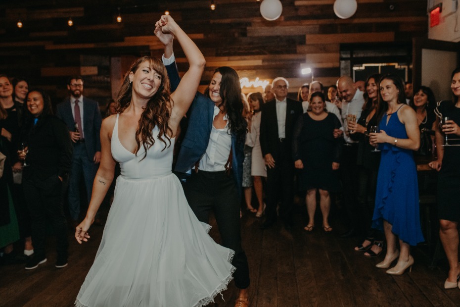 This Real Wedding at Brooklyn Winery Isnât Styled, Itâs Just Pure Magic