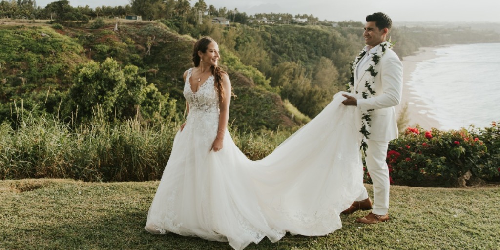 Destination Wedding In Hawaii That Proves Incorporating Local Flair Is a MUST