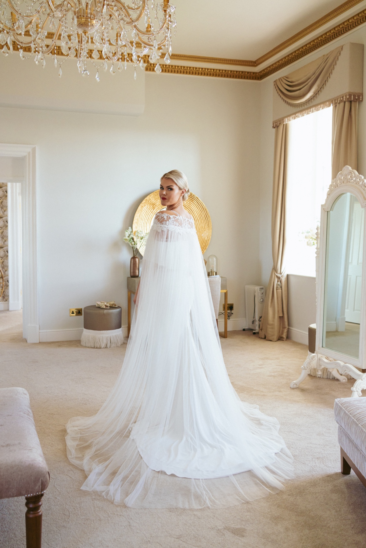 Styled Shoot In A Grand Estate Inspired By Poppin