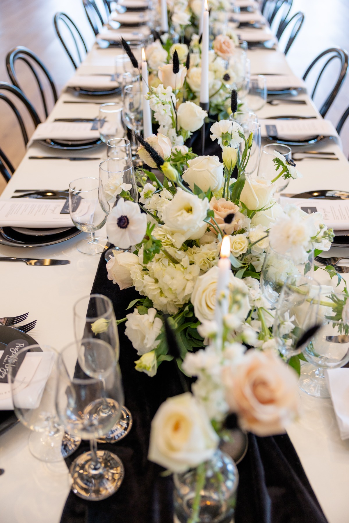 How to Have a Modern Glam Black   White Wedding