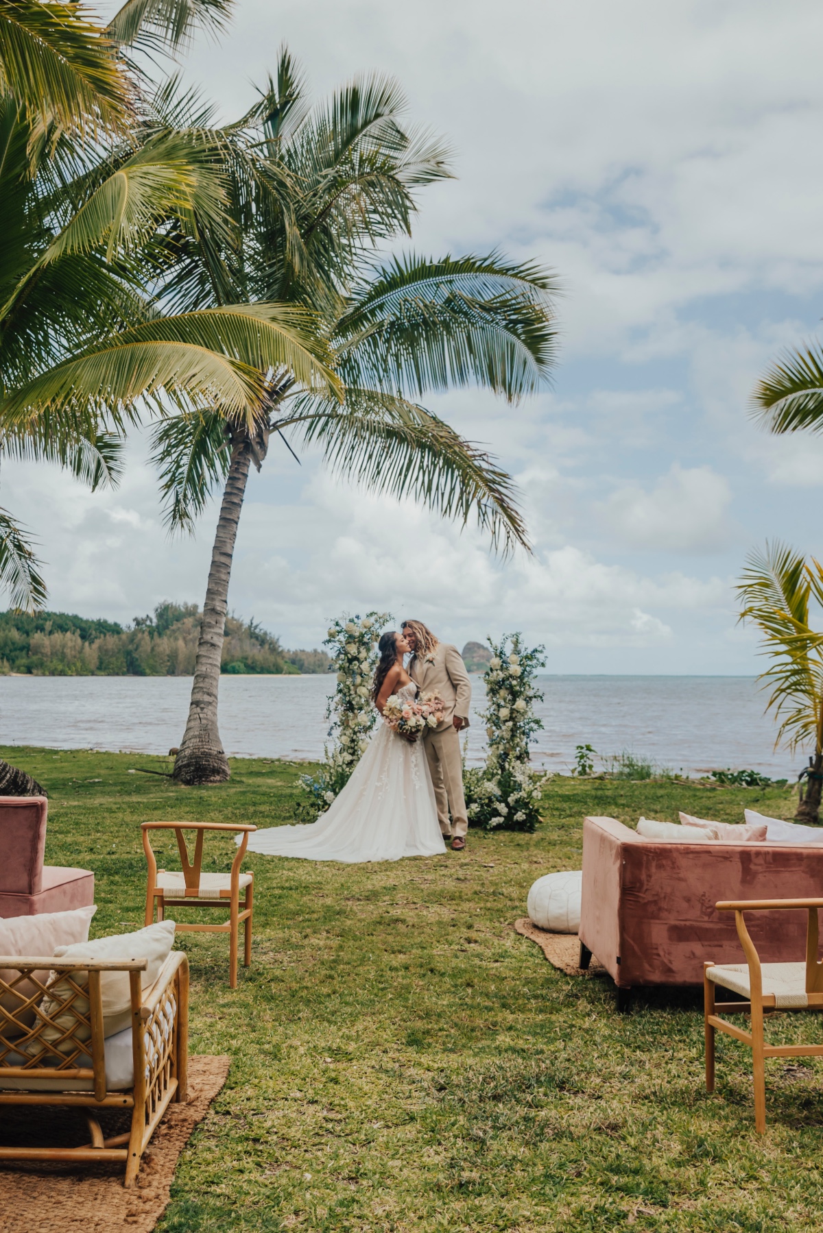 Mountains Meet the Ocean at This Inspirational Hawaii Wedding Heaven