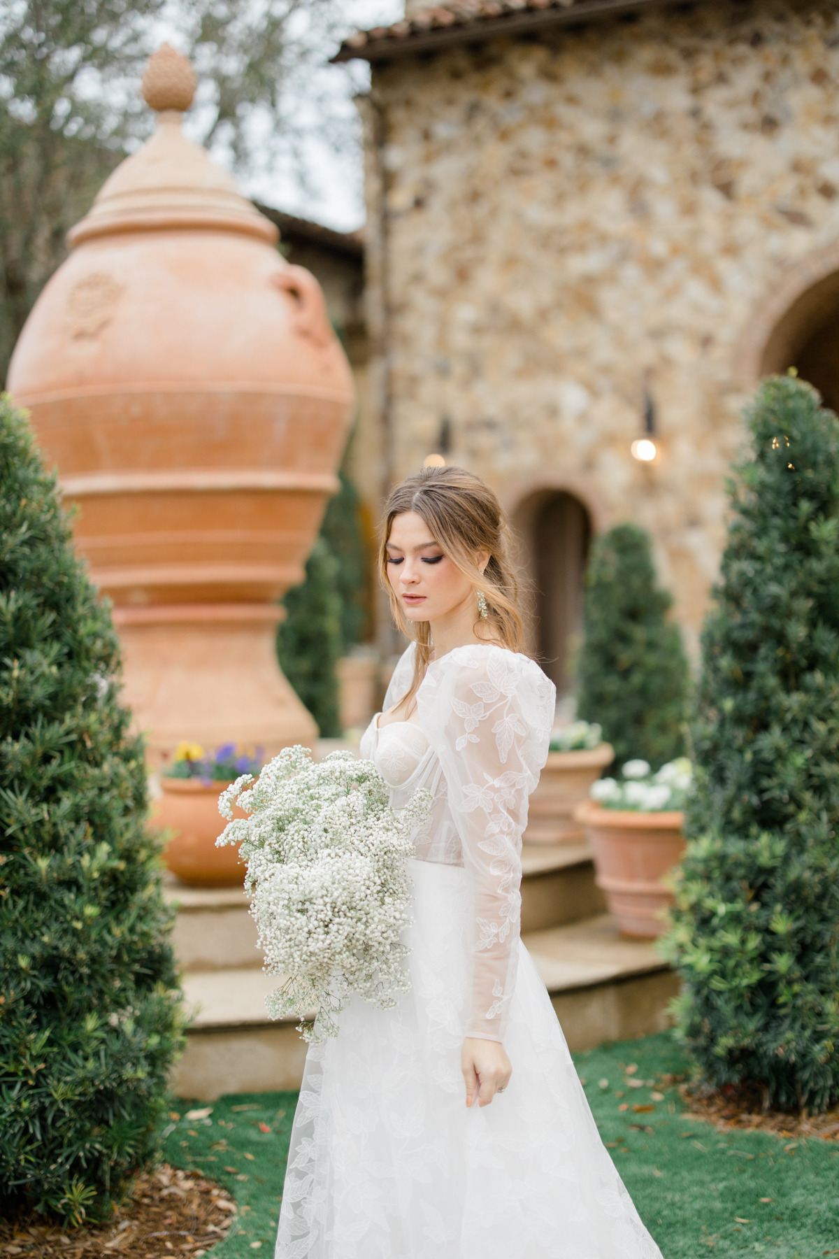 bella-collina-white-editorial-hunter-hen
