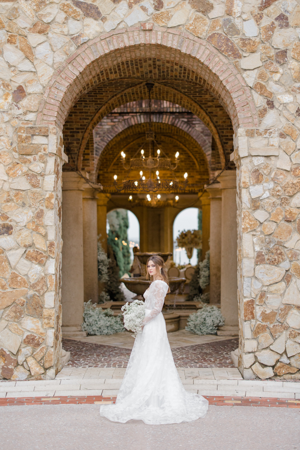 bella-collina-white-editorial-hunter-hen
