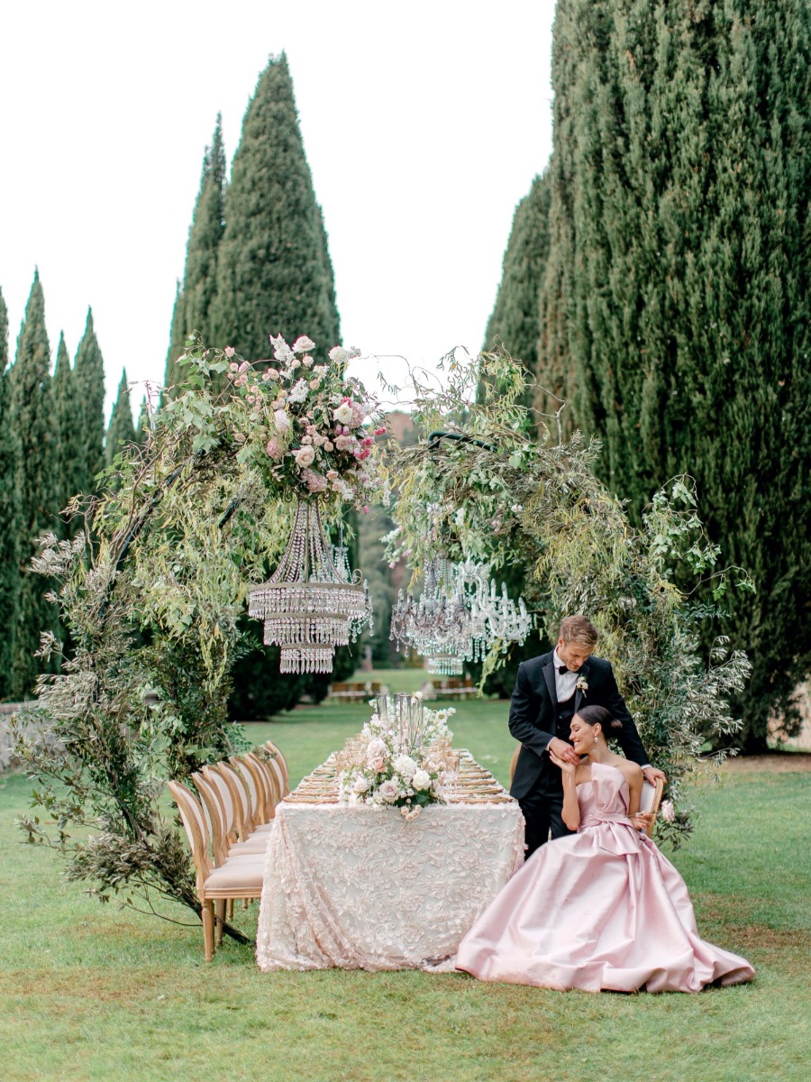 A luxurious Tuscany wedding that's actually attainable