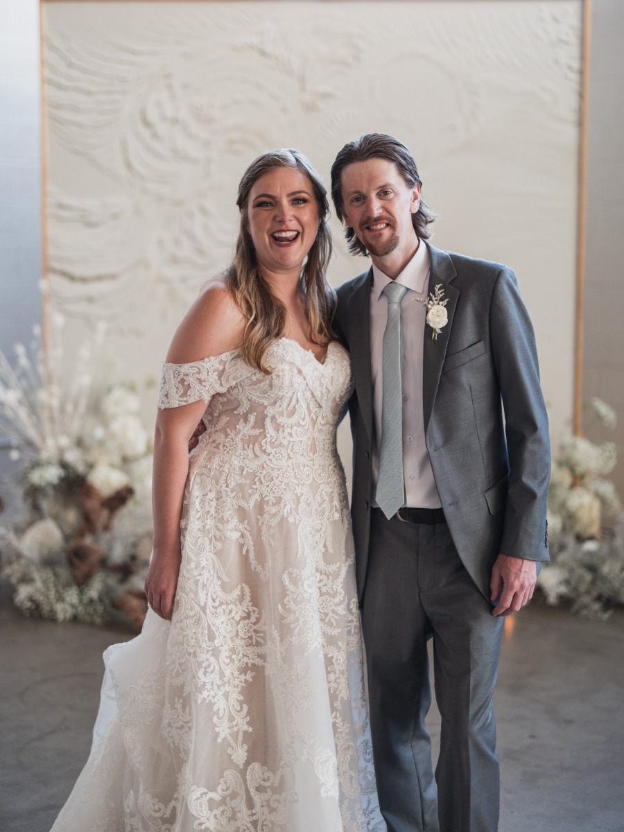 Modern Art May Be Our New Favorite Ceremony Backdrop