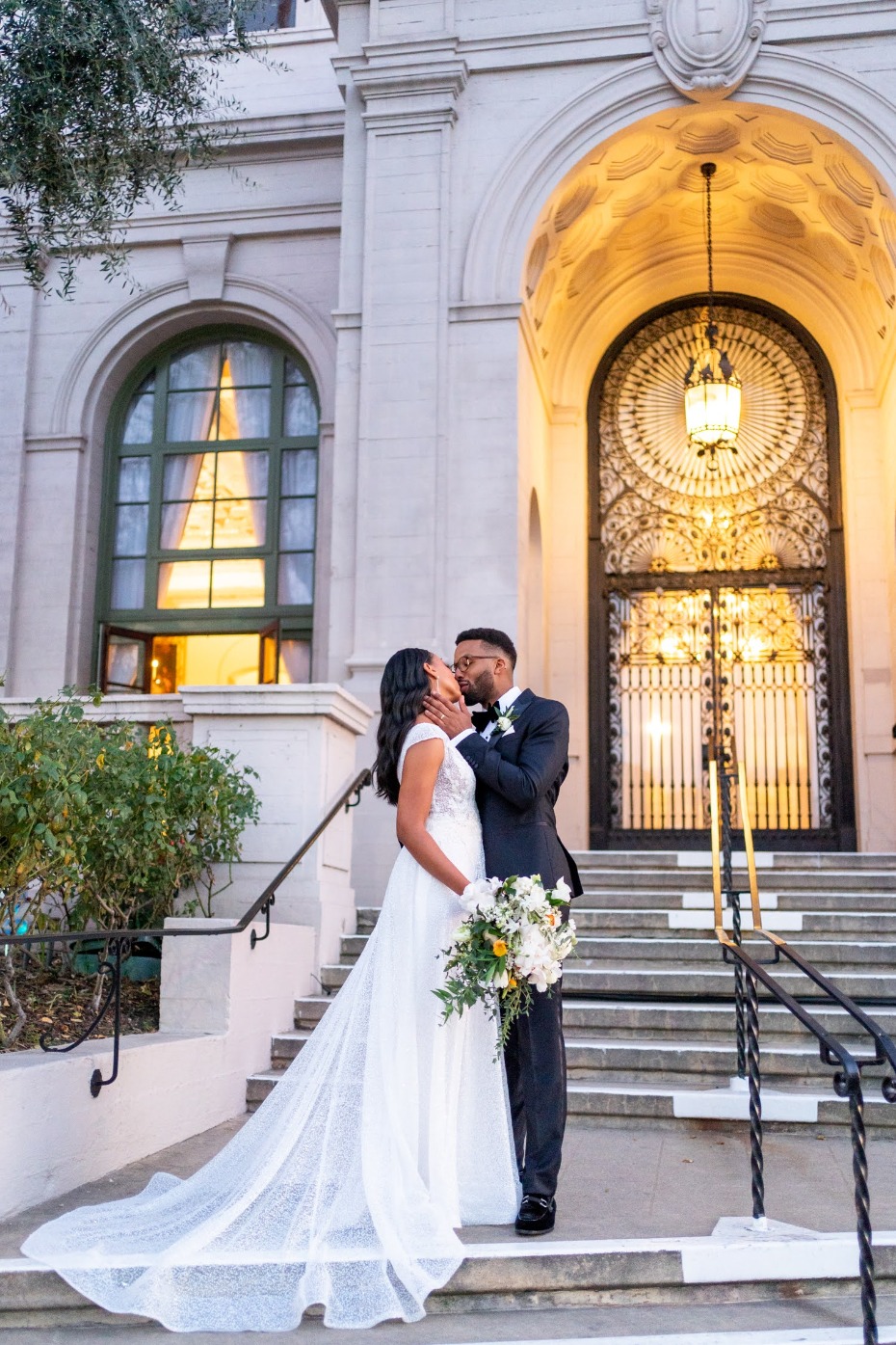 Hollywood Glamour Is the Name of the Game at This Los Angeles Wedding Venue