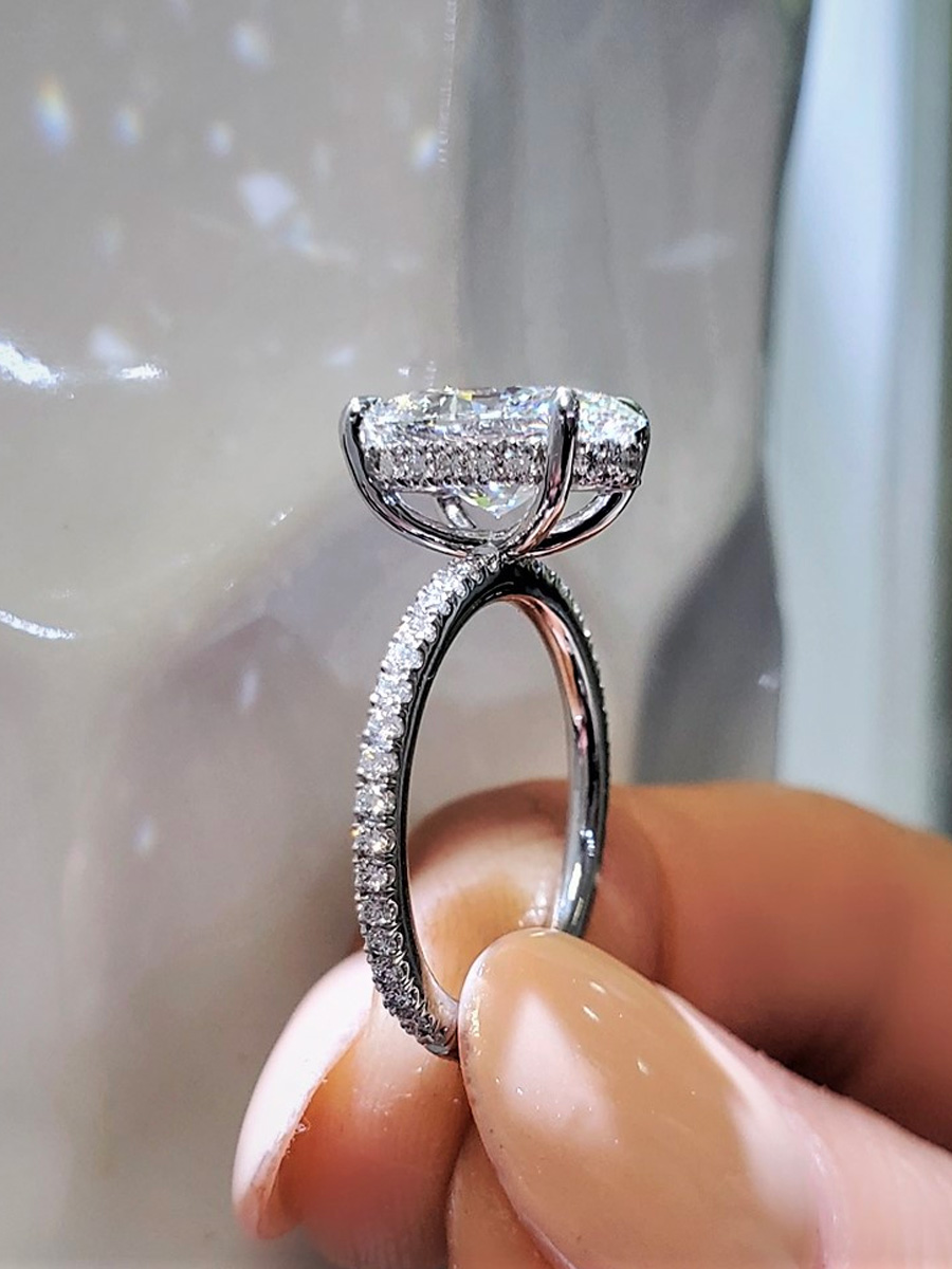 HaloDiamondRing