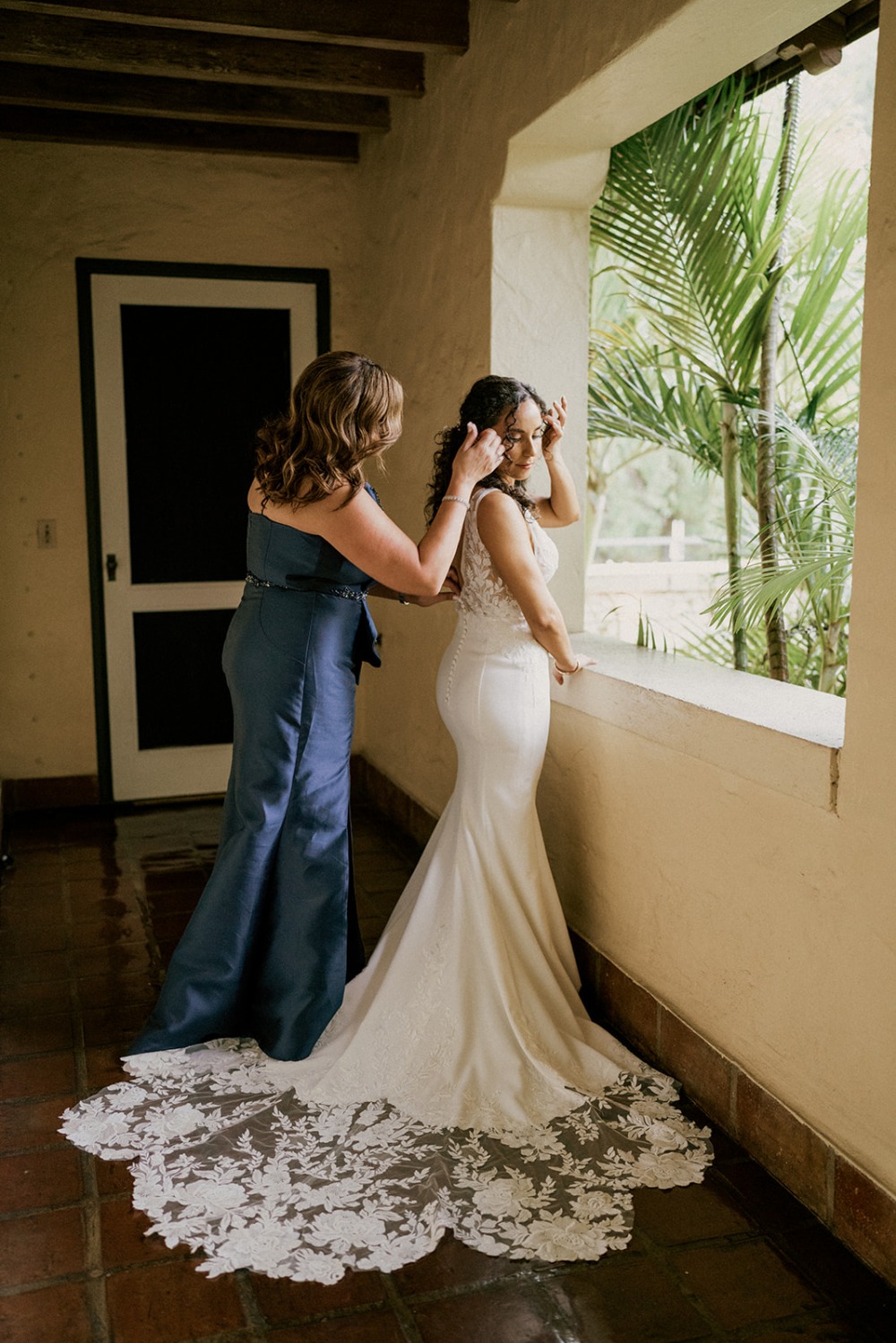 a-miami-wedding-that-felt-earthy-organ