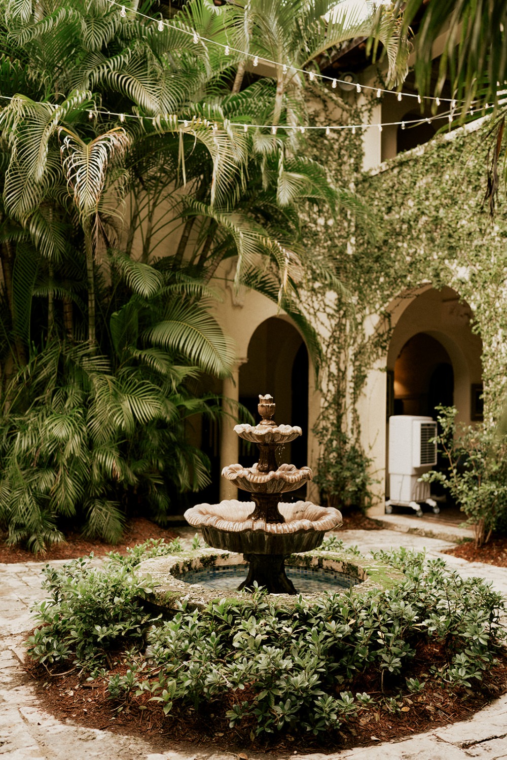 a-miami-wedding-that-felt-earthy-organ
