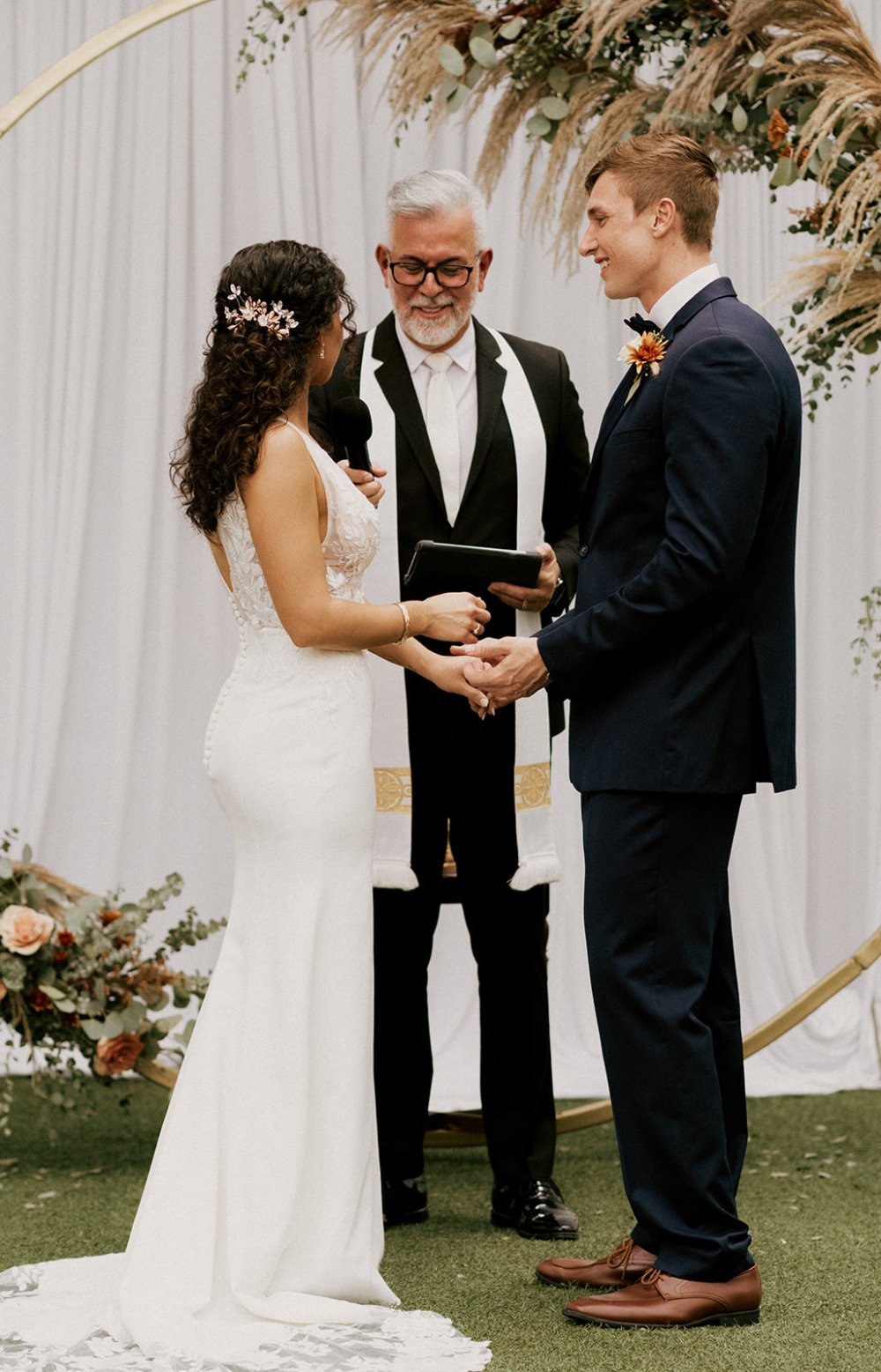 a-miami-wedding-that-felt-earthy-organ