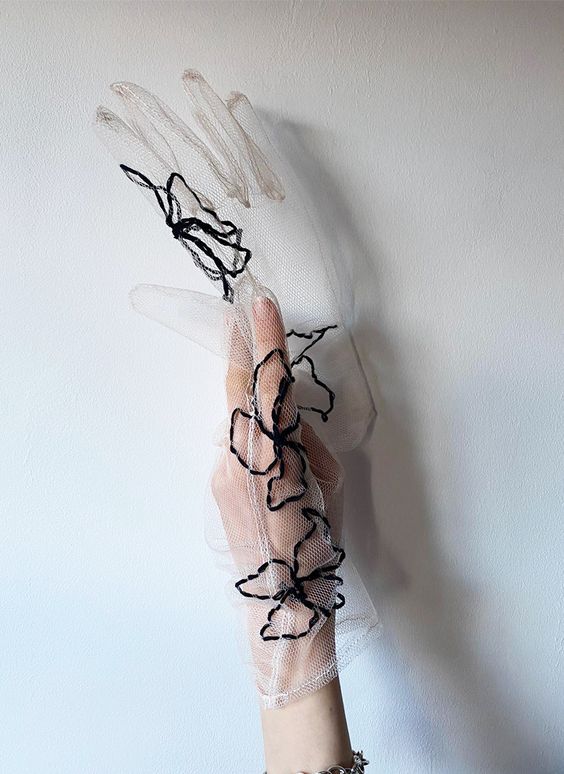 Wedding Gloves Are A Thing Again And Weâre Obsessed