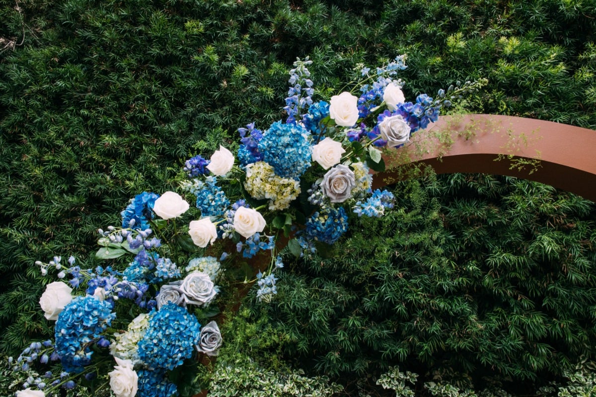 Can You Guess What Famous Work By Van Gogh Inspired This Lovely Garden Wedding?