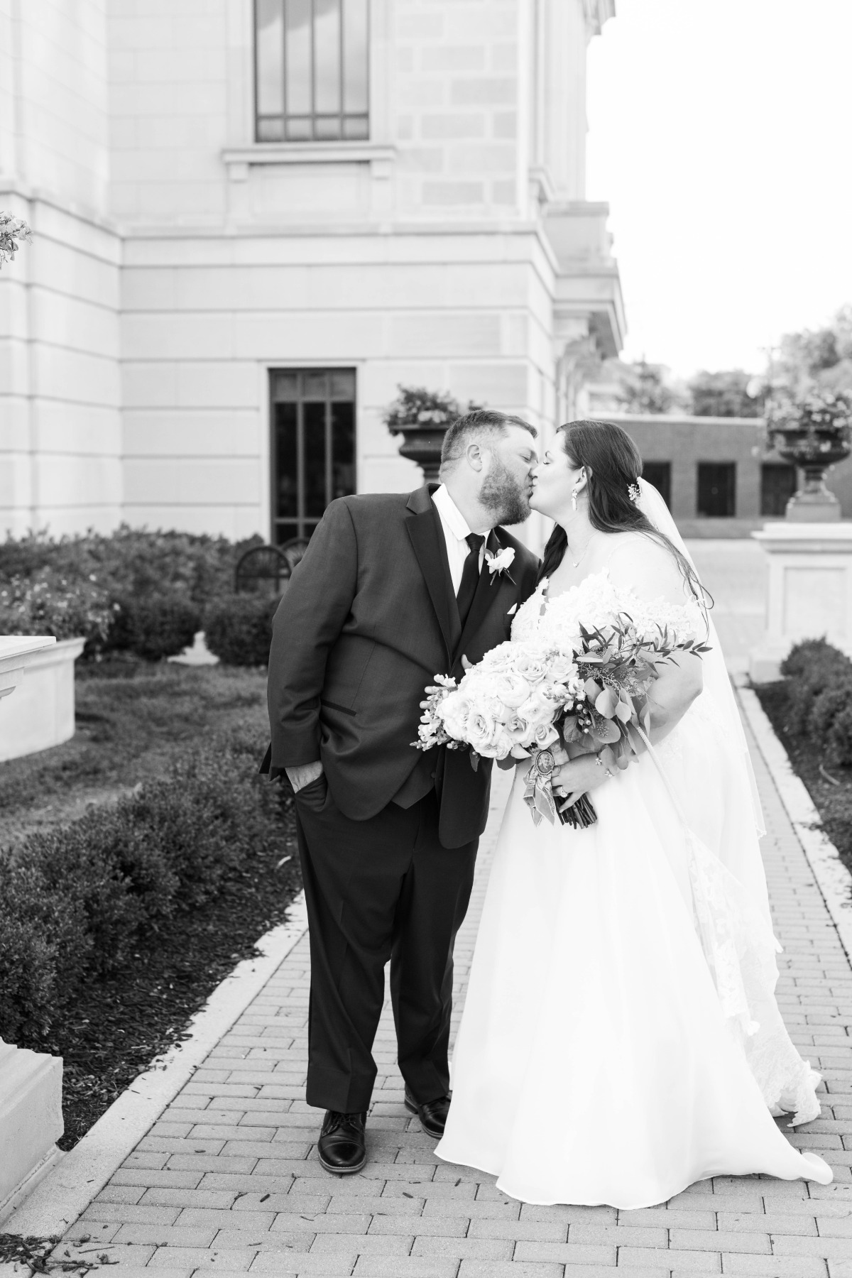 hotel-carmichael-wedding-indianapolis-we