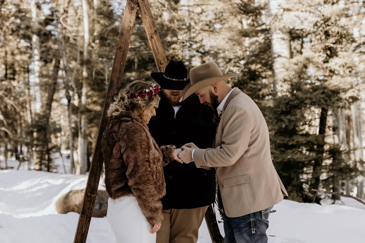 snowy-winter-angel-fire-new-mexico-elope