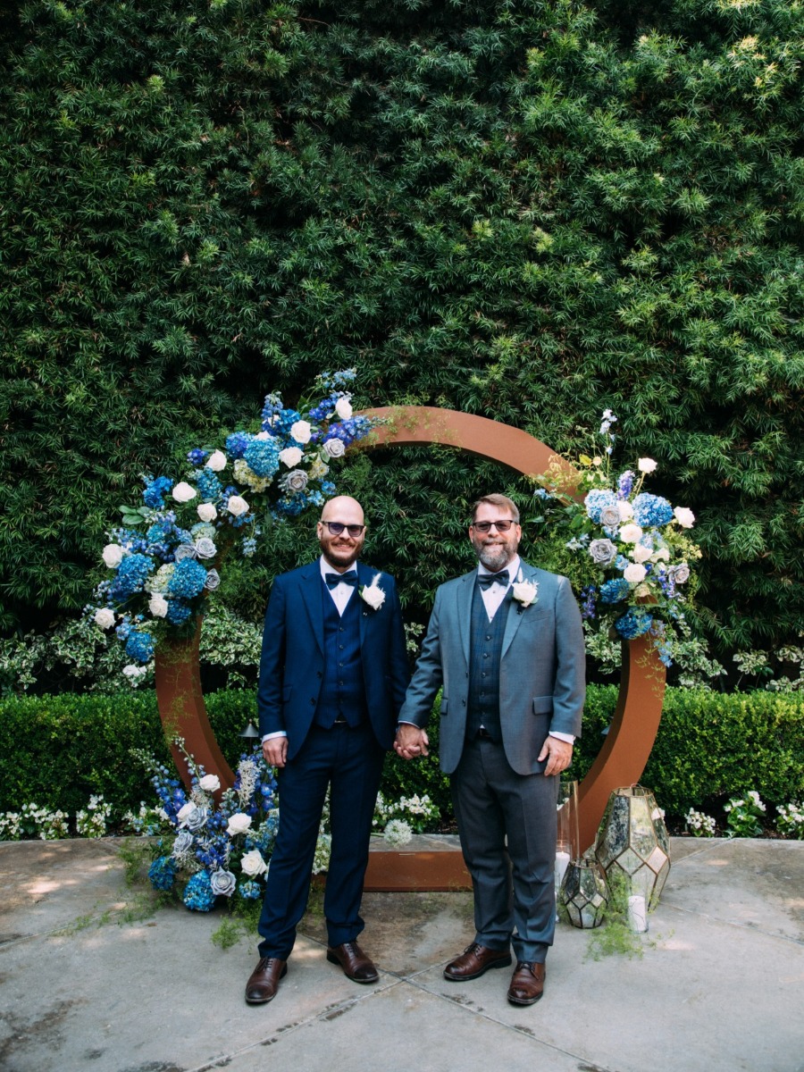 Can You Guess What Famous Work By Van Gogh Inspired This Lovely Garden Wedding?