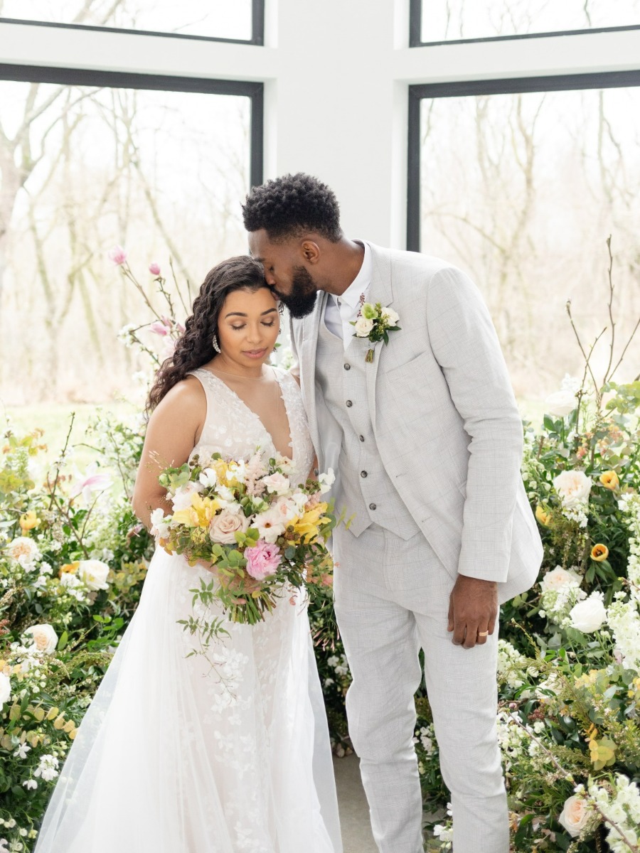 Meet Us in the Garden for this Whimsical Wedding Inspo Shoot
