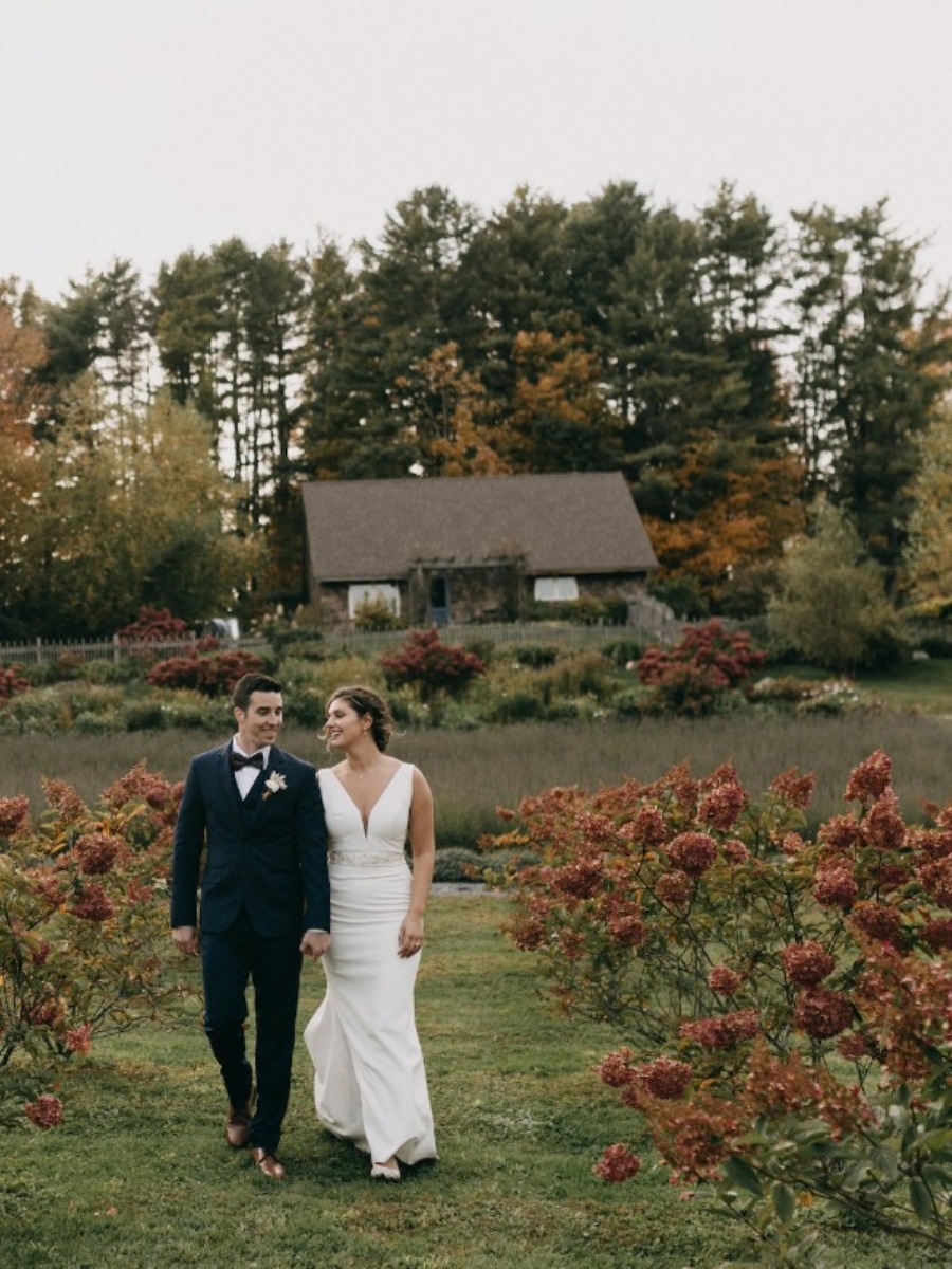 The True Meaning of Maine: Coasts, Barns, and Bohemian Inspo Stun at this Autumn Wedding