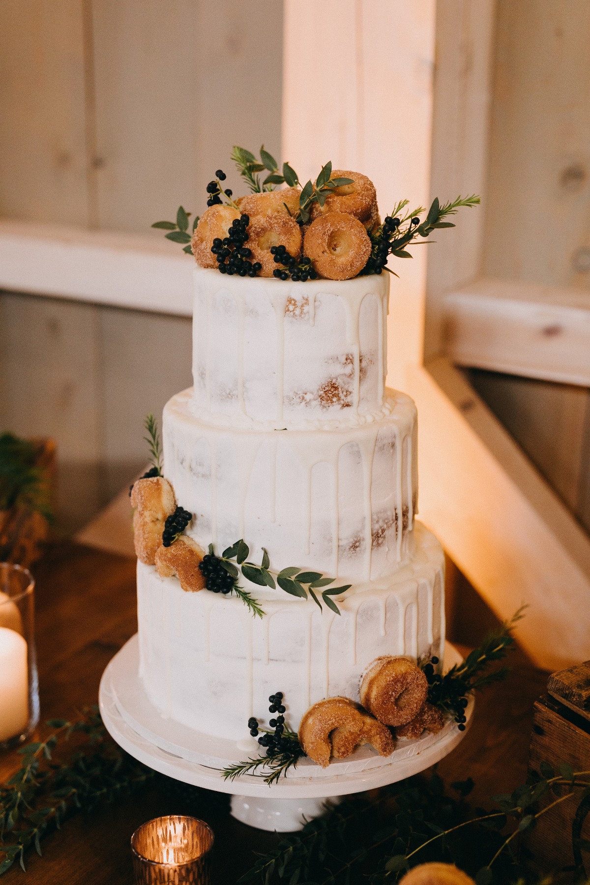 The True Meaning of Maine: Coasts, Barns, and Bohemian Inspo Stun at this Autumn Wedding