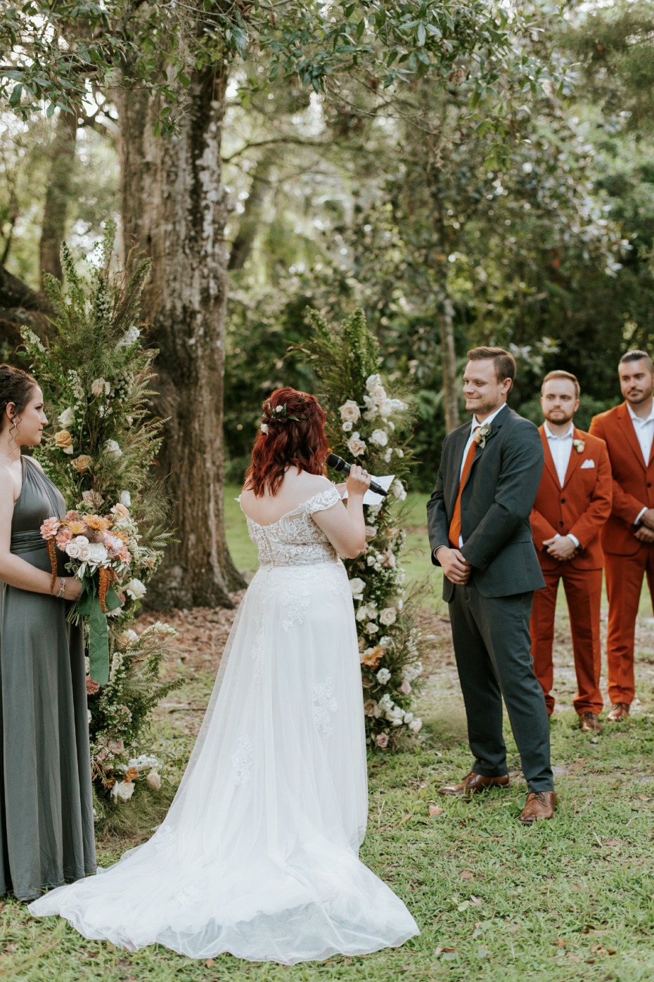 This Charming Garden Wedding Look Like It Jumped Off The Pages Of Your Favorite Jane Austin Novel