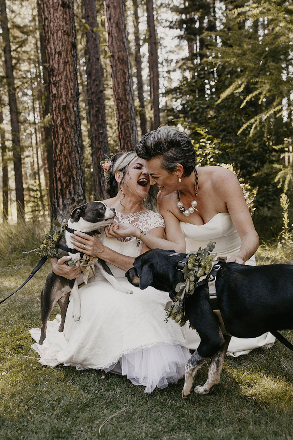 Oregon is for Lovers at this Lake Creek Lodge Wedding