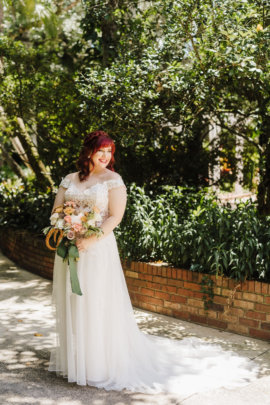 This Charming Garden Wedding Look Like It Jumped Off The Pages Of Your Favorite Jane Austin Novel