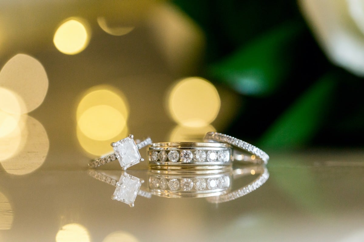 Wedding bands for bride and groom