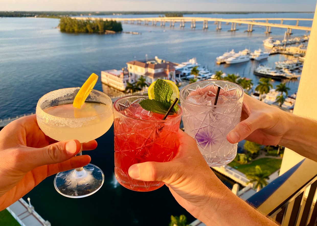 Cocktails_Beacon rooftop bar_Luminary_Fort Myers_Jason Boeckman