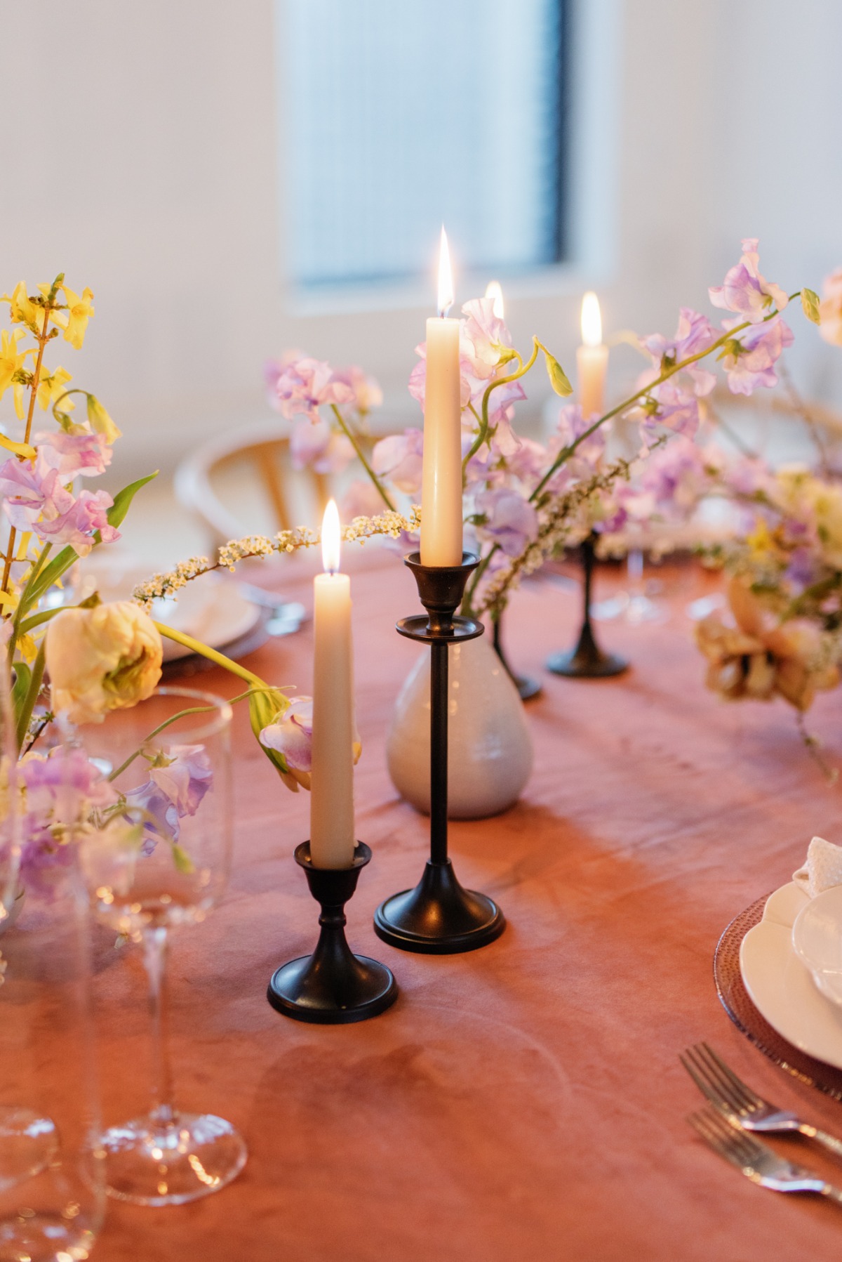spring time reception with black candlesticks
