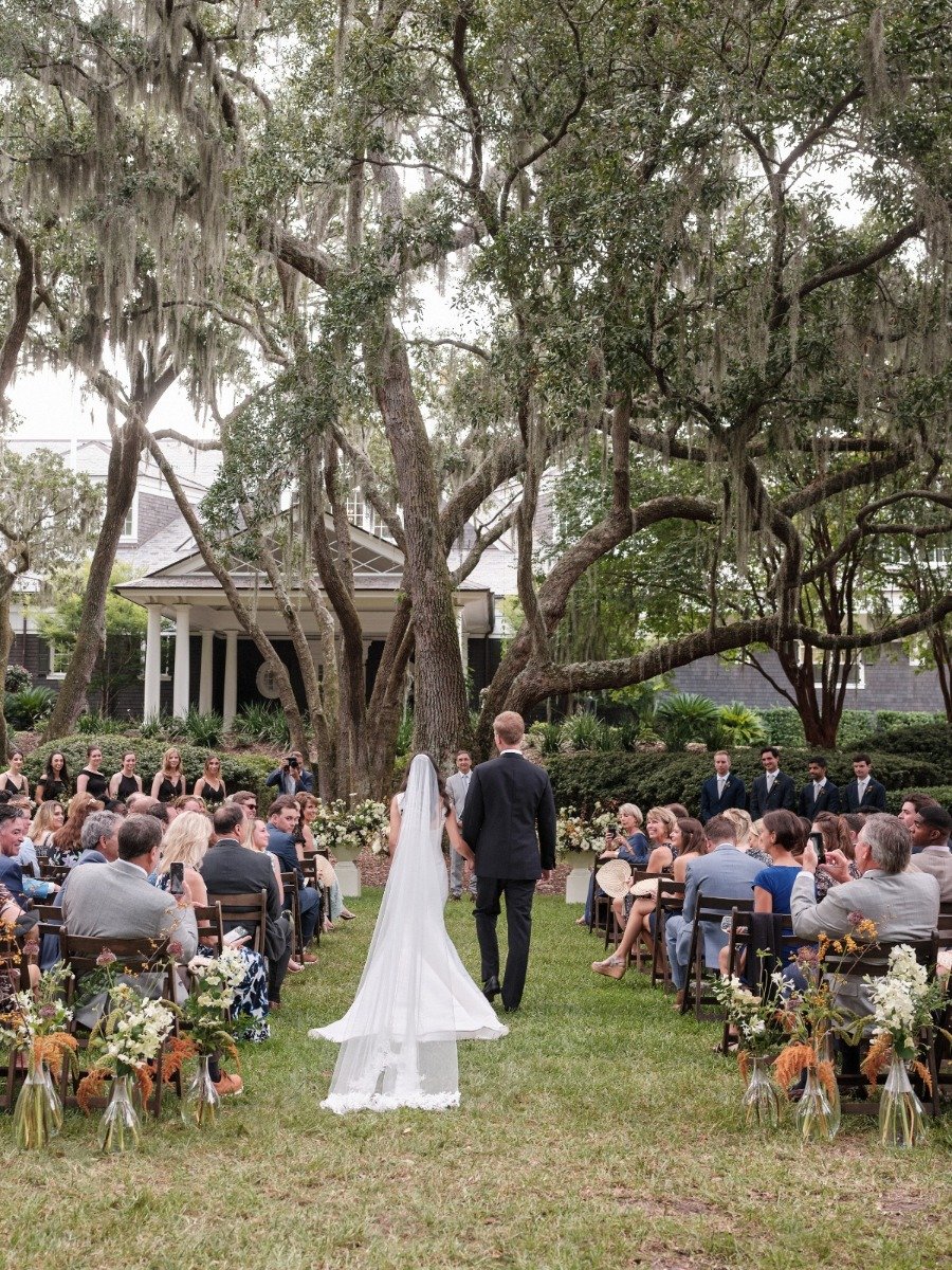 New England Goes to Lowcountry at this Kiawah Island Wedding Complete with Oysters!