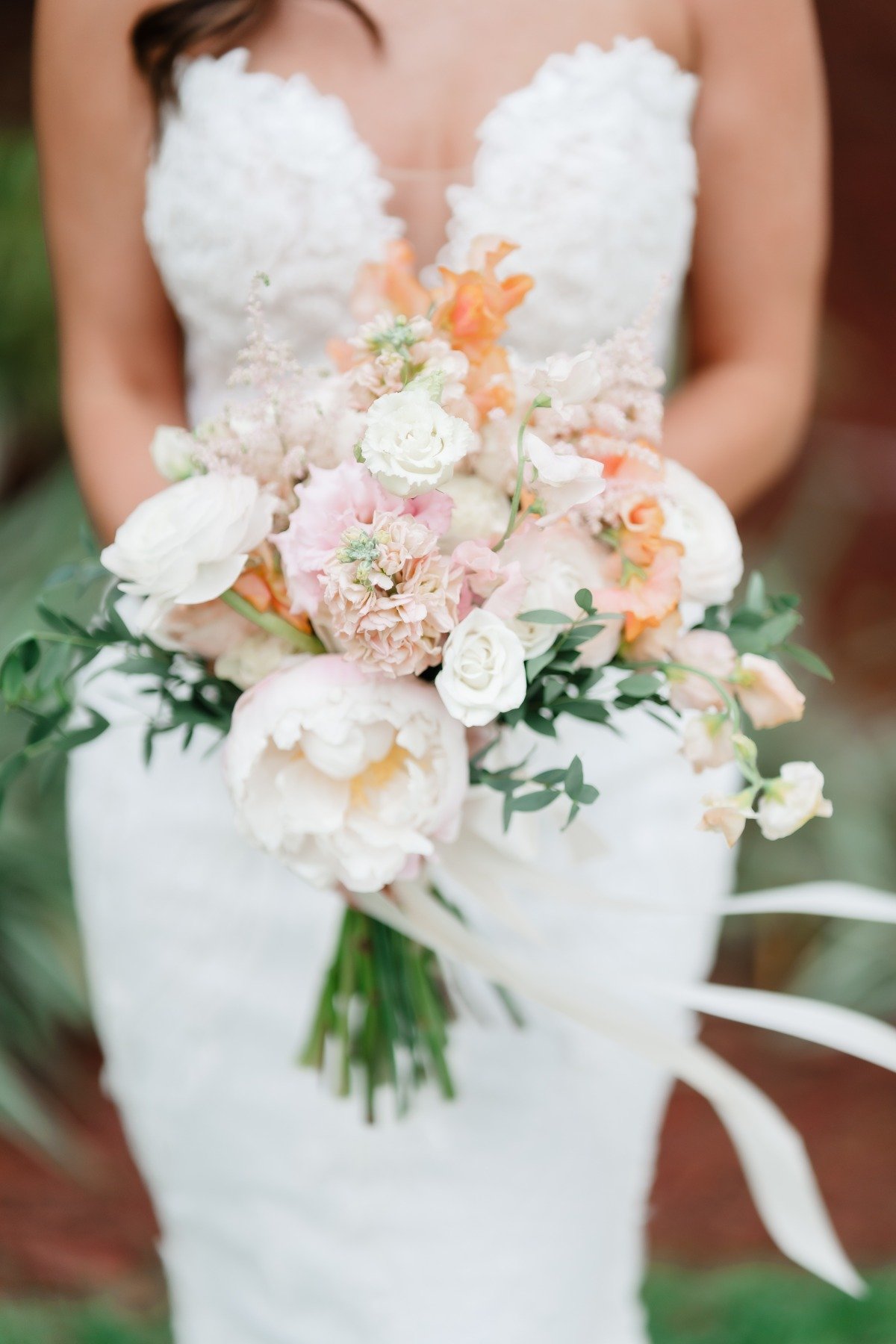pastel wedding bouquet