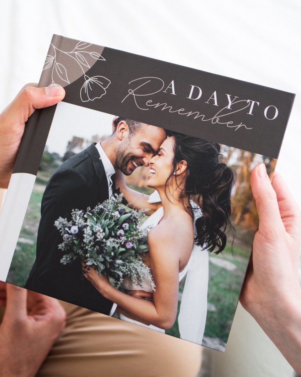 Create your wedding album from Mixbook
