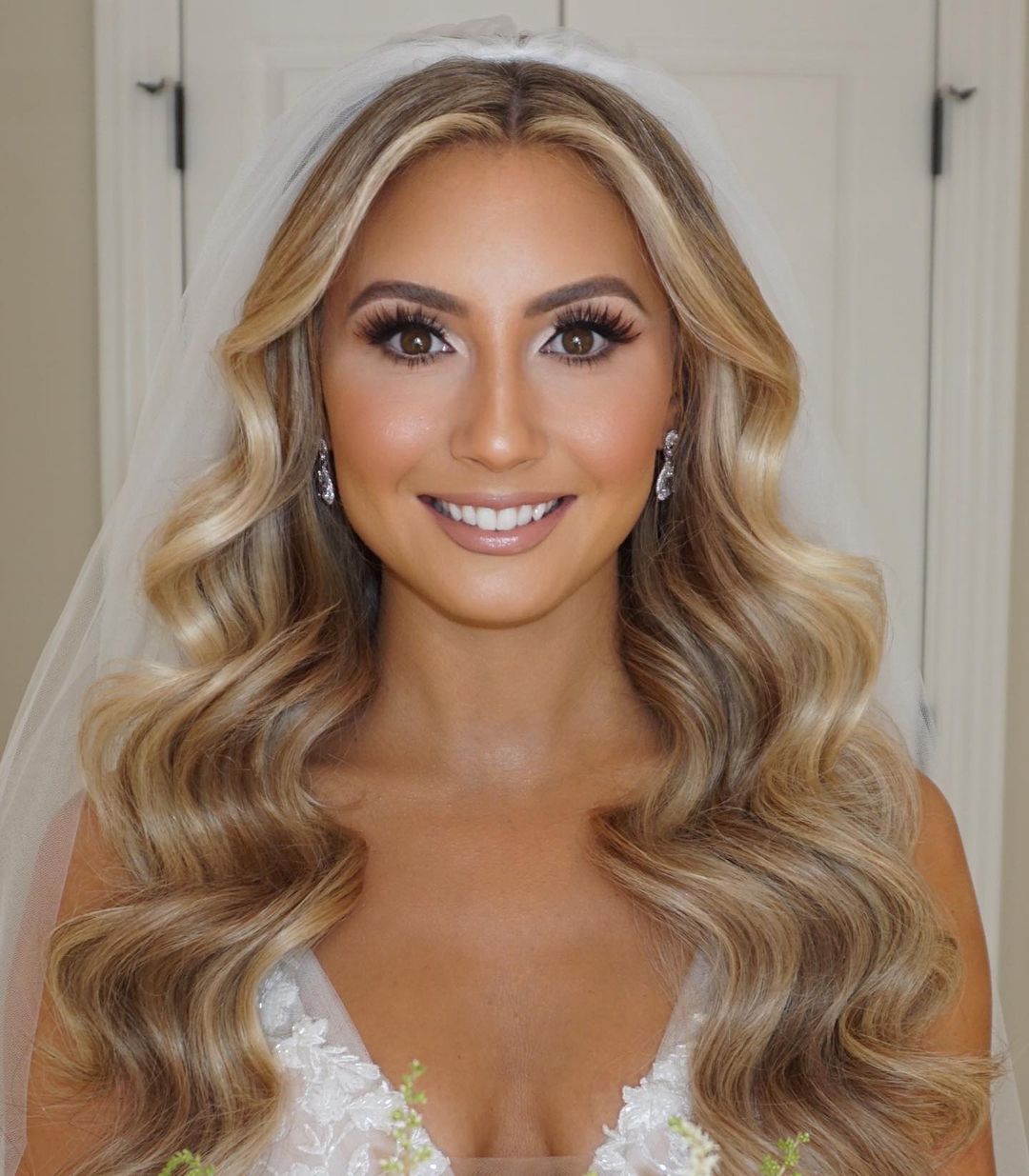 dramatic wedding hair and makeup looks