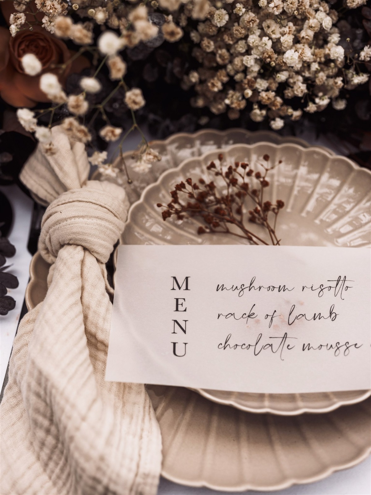 scalloped place settings