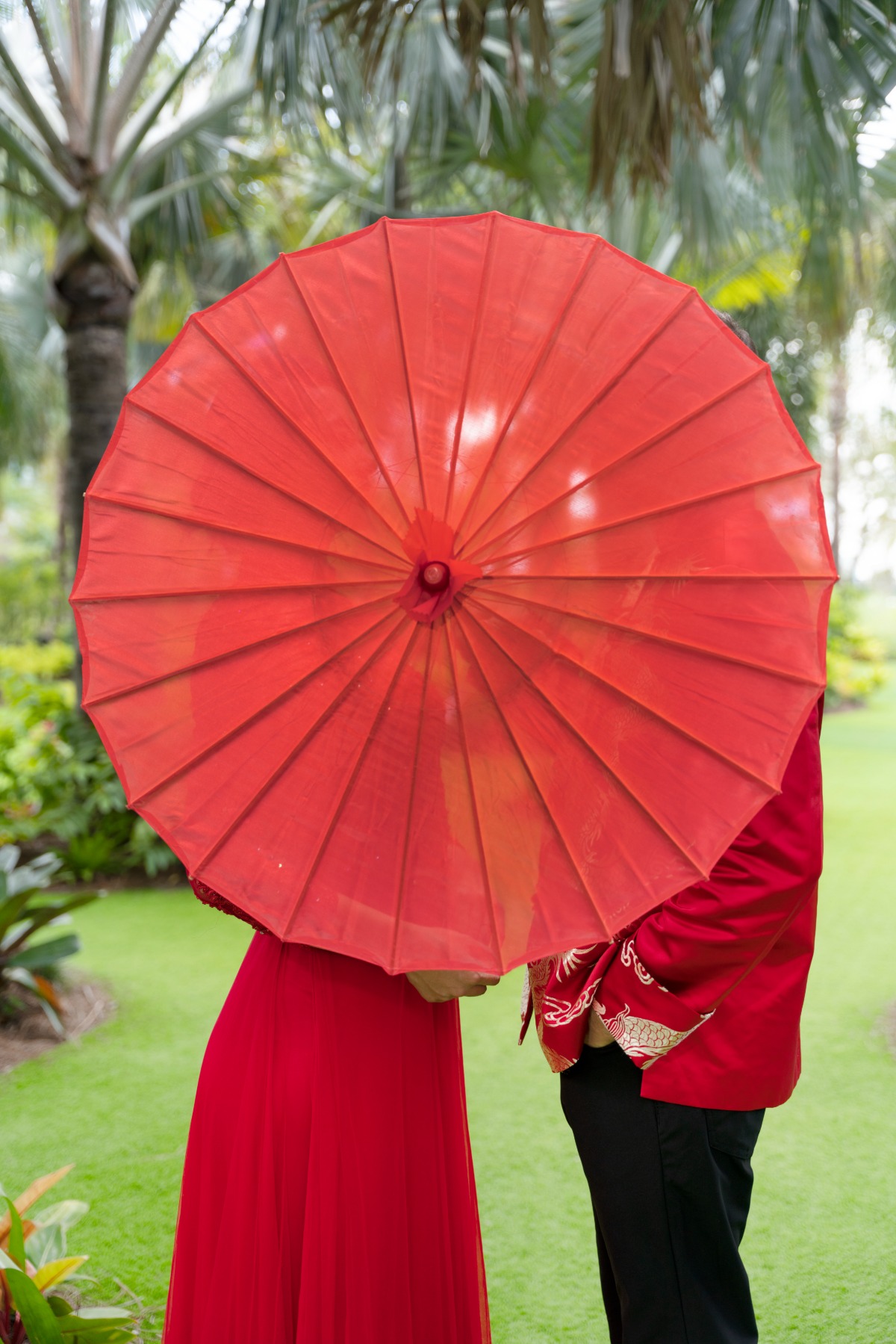 Incorporating Asian details into the wedding