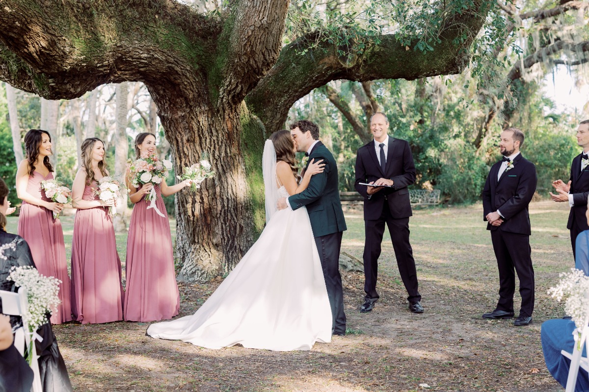 wedding ceremony locations with mossy oaks