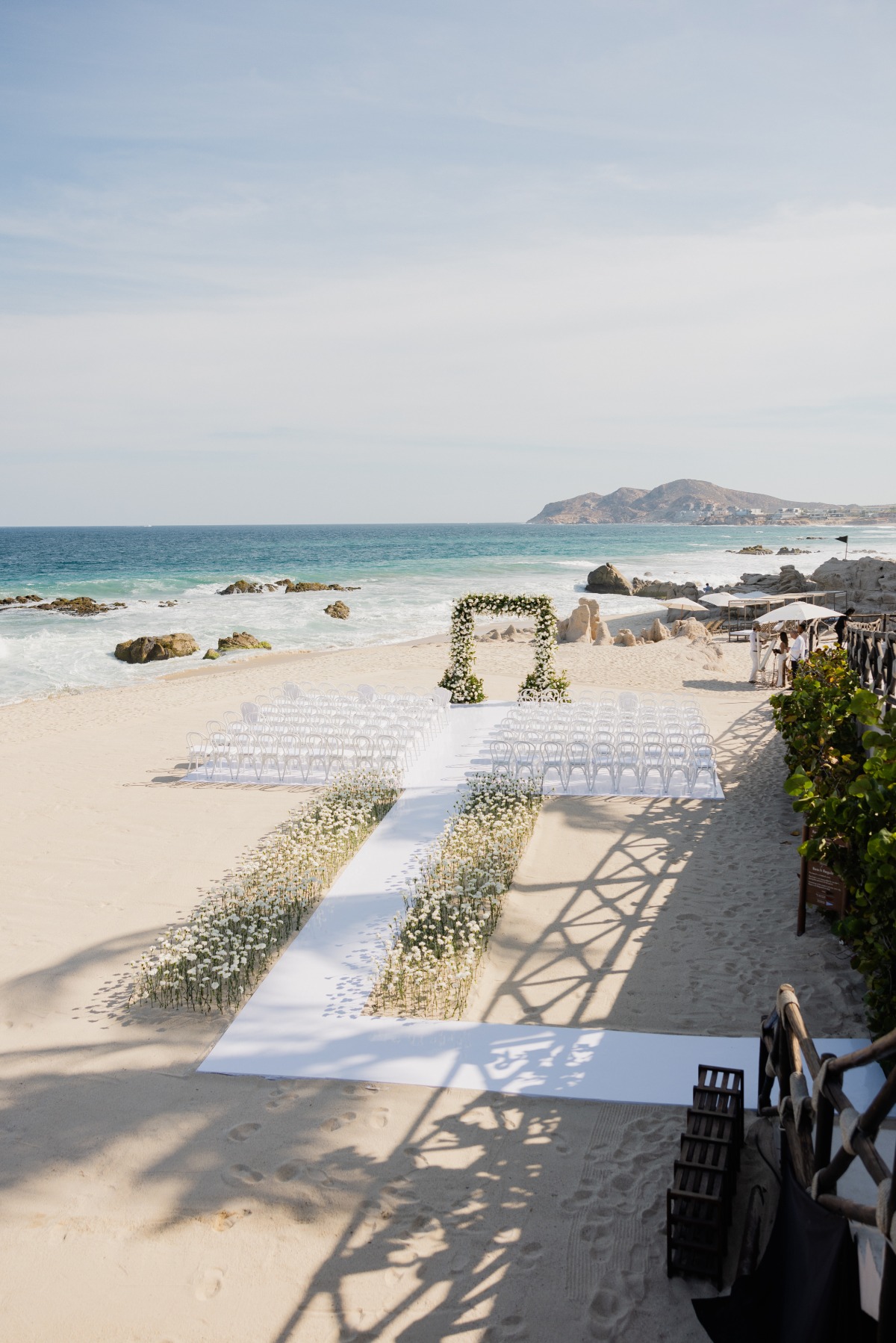 Transforming the beach for your wedding ceremony