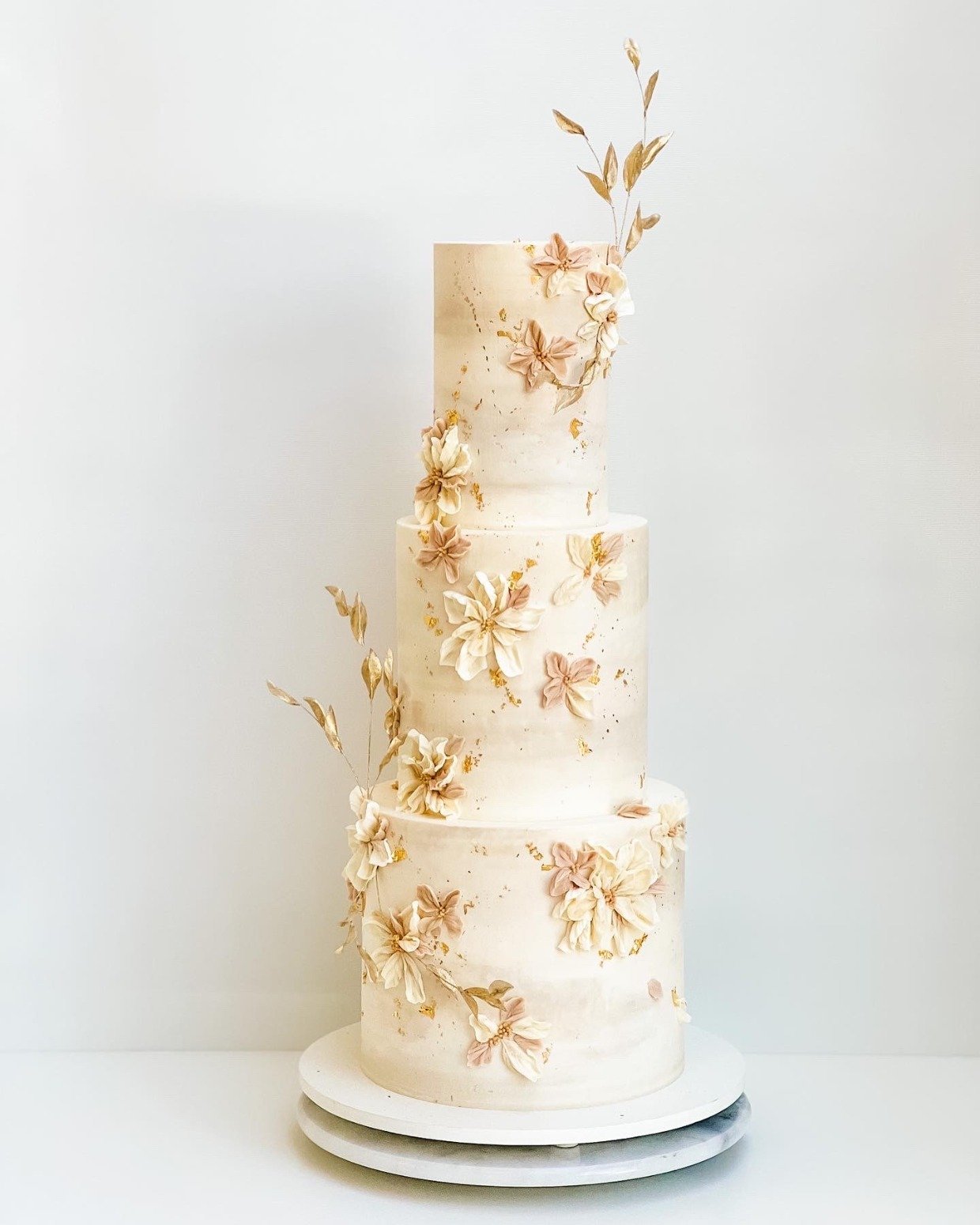 delicate gold floral wedding cake