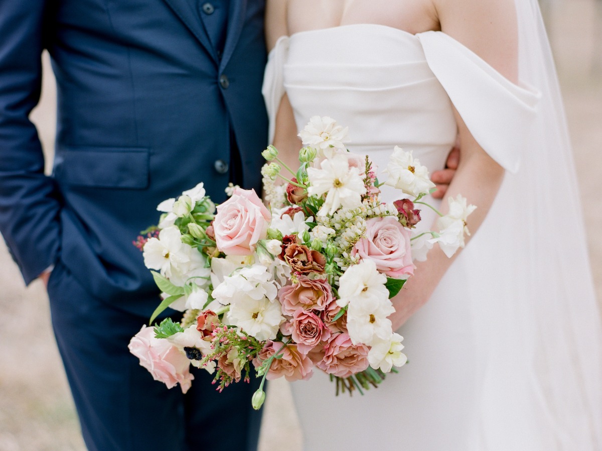 A Canadian wedding that blends modern minimalism with feminine detail